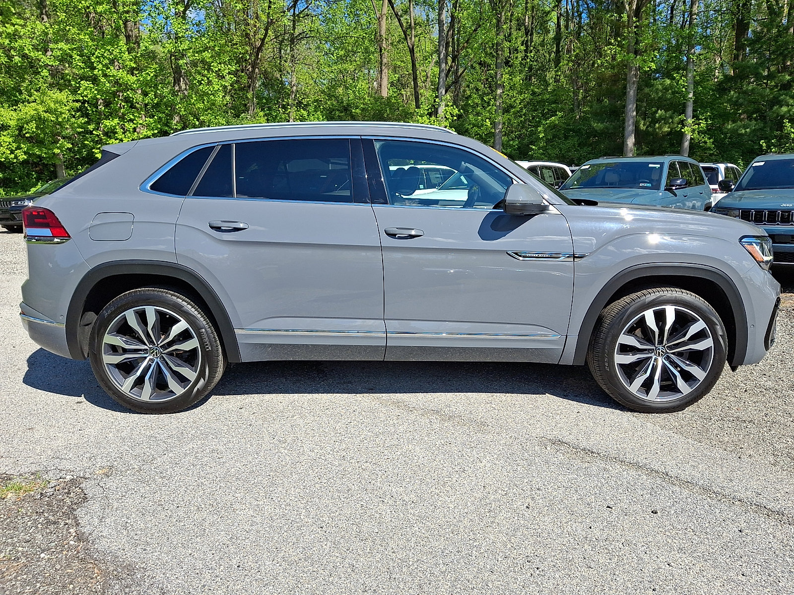 Used 2022 Volkswagen Atlas Cross Sport SEL Premium R-Line AWD/4WD image 7
