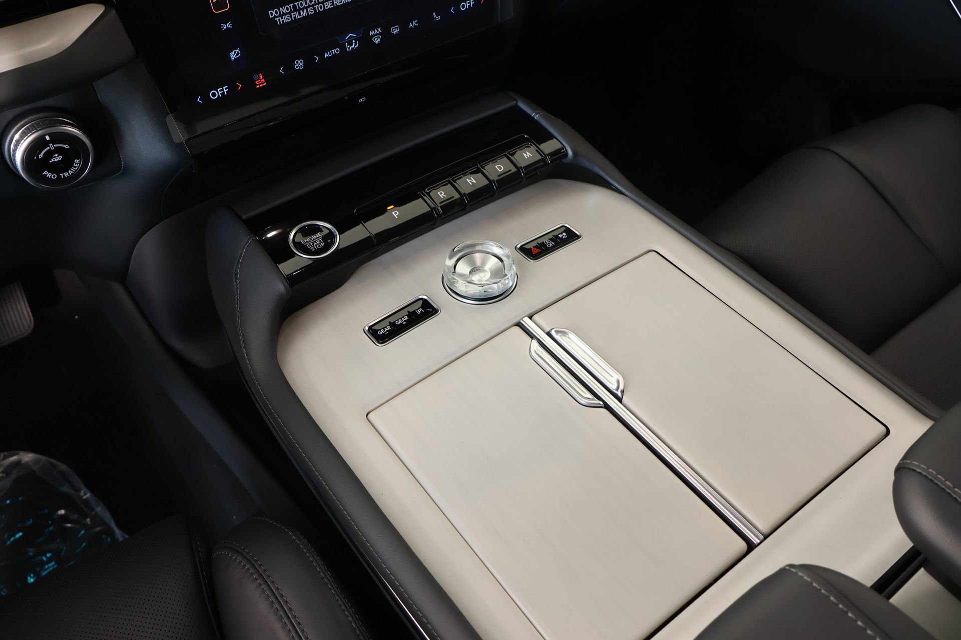 New 2026 Lincoln Navigator Premiere image 8