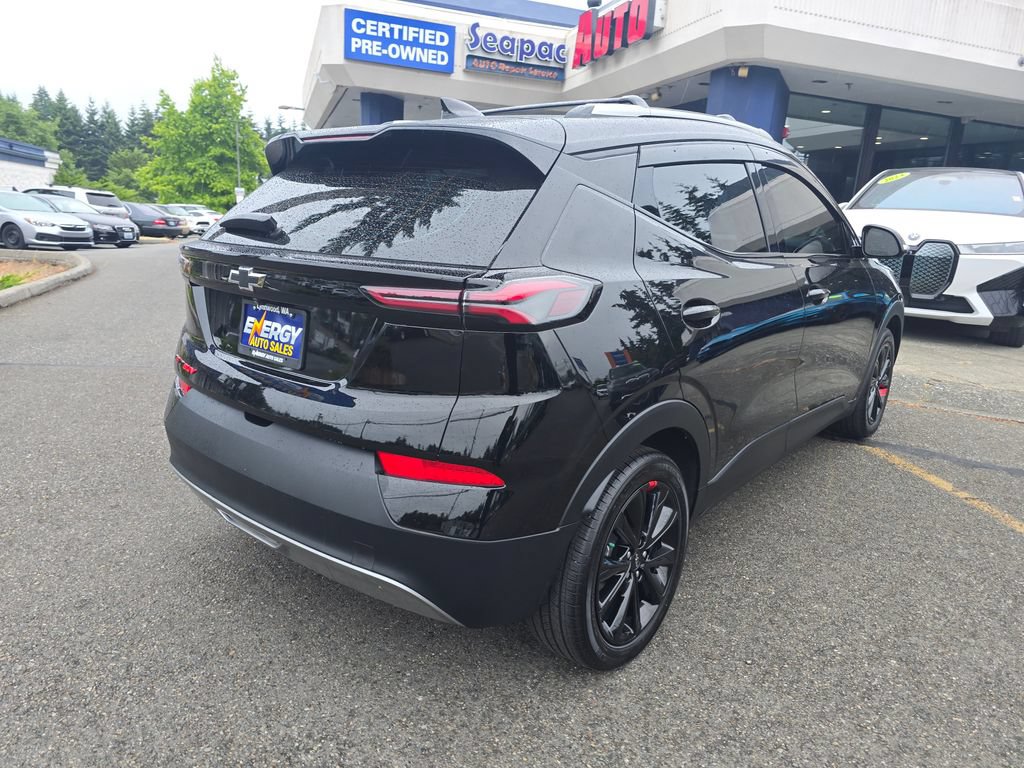 Used 2023 Chevrolet Bolt EUV LT w/ Redline Edition FWD image 7