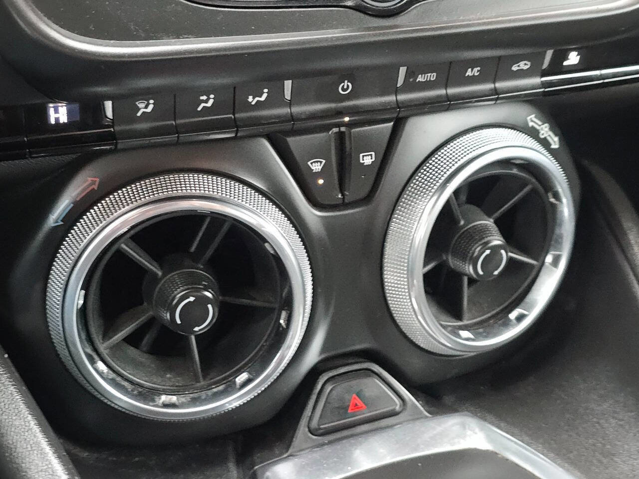 Used 2019 Chevrolet Camaro LT image 34