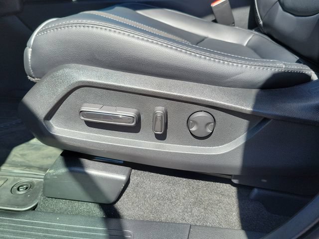 Certified 2025 Honda Pilot Touring image 16