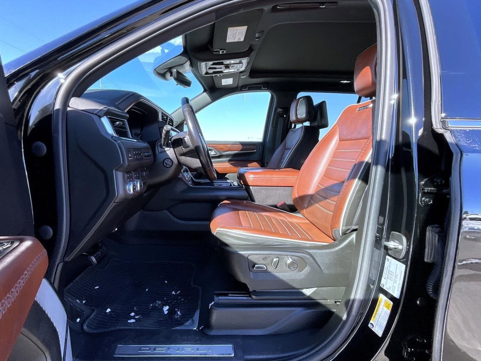 Used 2023 GMC Yukon Denali Ultimate image 10