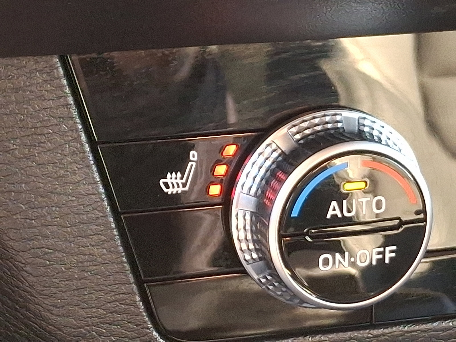 Used 2023 Mitsubishi Outlander SE image 23