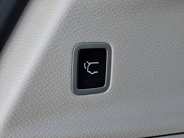 Certified 2023 Chrysler Pacifica Limited FWD image 32