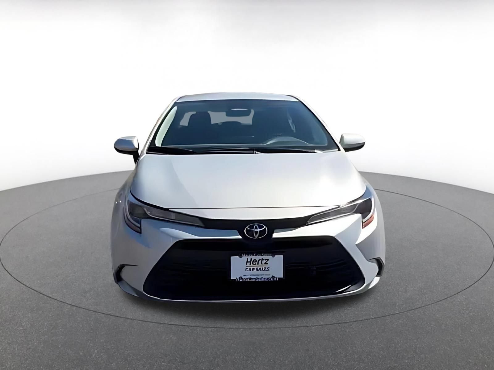 Used 2025 Toyota Corolla LE FWD image 4