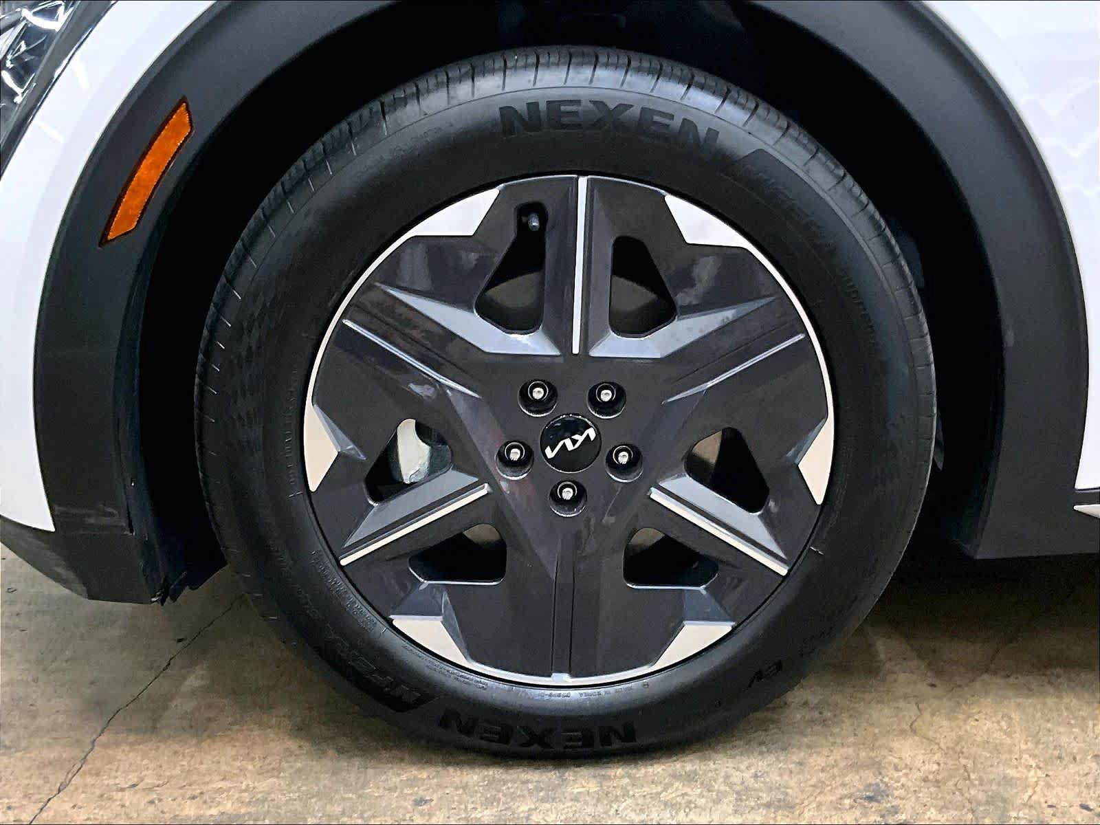 Used 2026 Kia EV6 Light AWD/4WD image 13