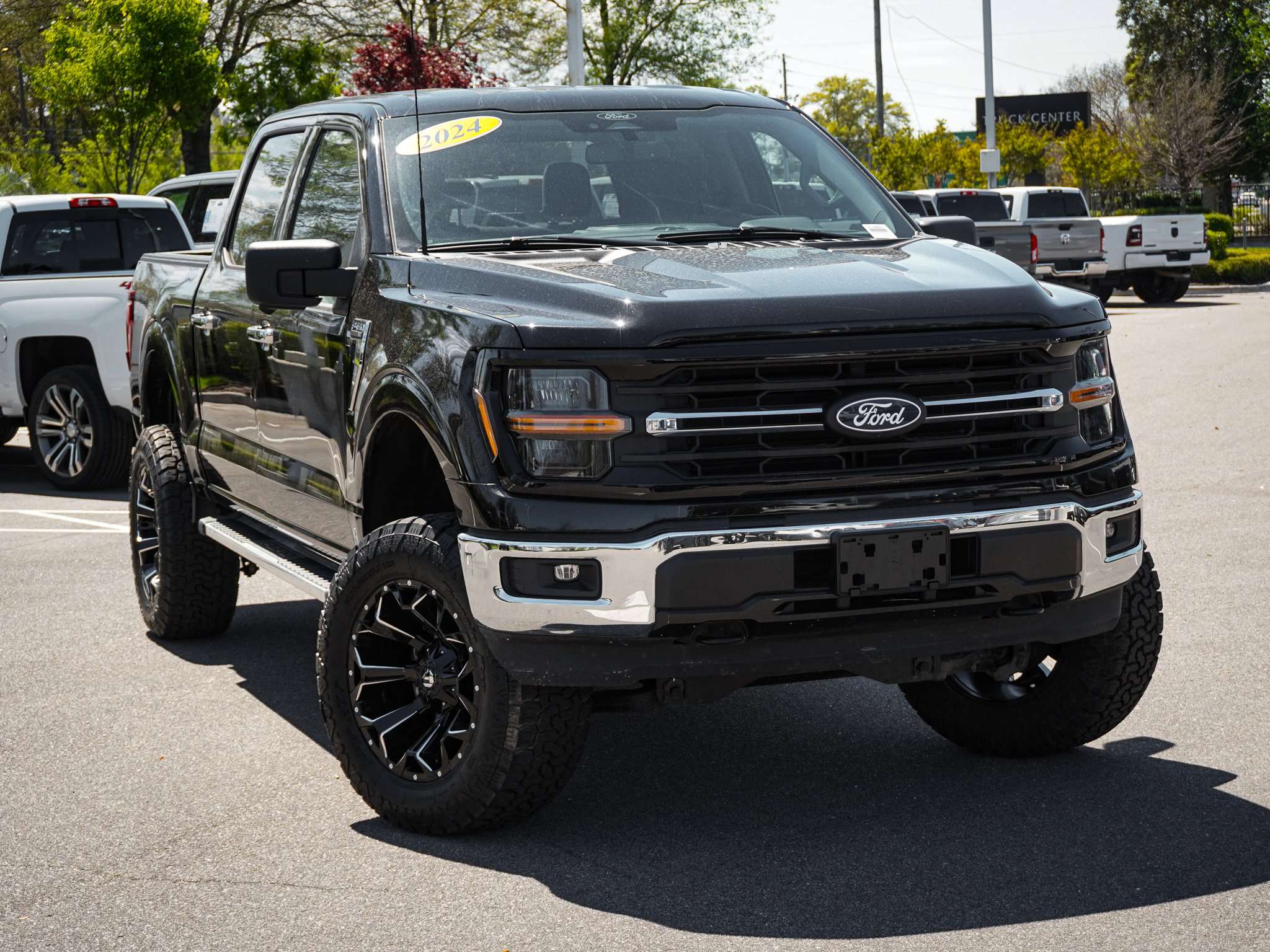Used 2024 Ford F150 XLT AWD/4WD image 2