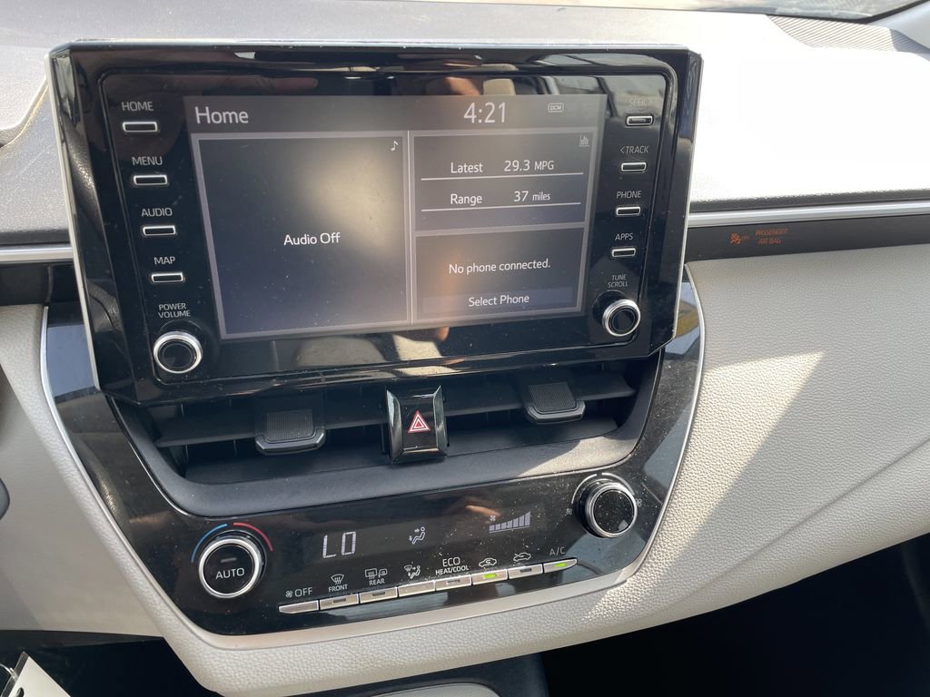 Used 2020 Toyota Corolla LE FWD image 4