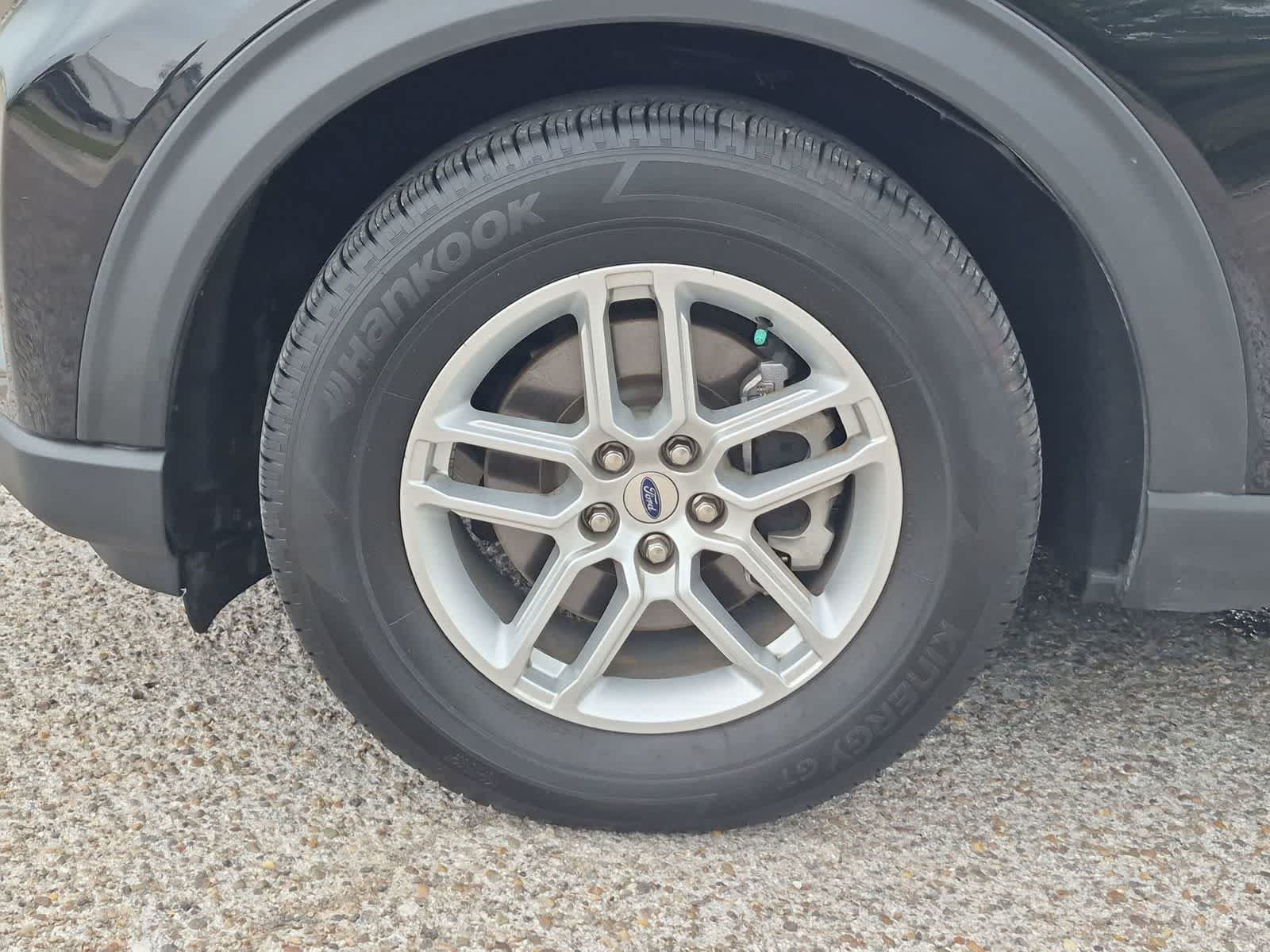 New 2025 Ford Explorer Active RWD image 32