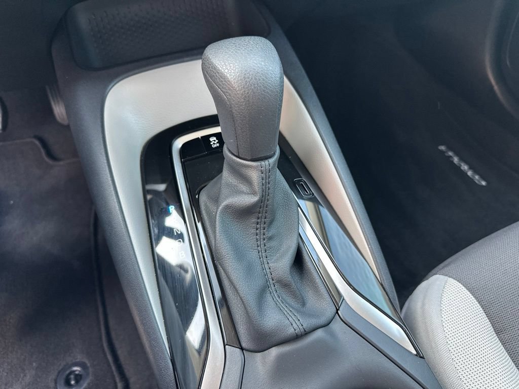 Used 2026 Toyota Corolla LE FWD image 11