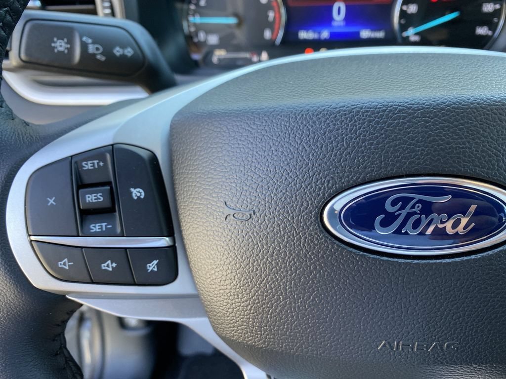 Used 2024 Ford Explorer XLT RWD image 26