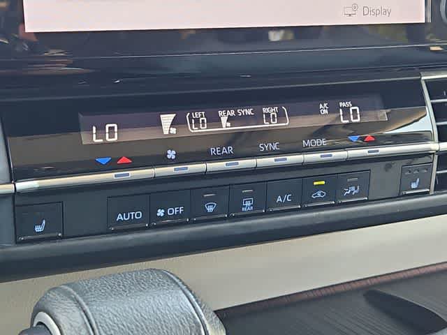 Used 2023 Toyota Sienna XLE FWD image 26