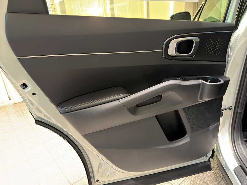 New 2026 Kia Sorento S w/ S Panoramic Sunroof Package image 19