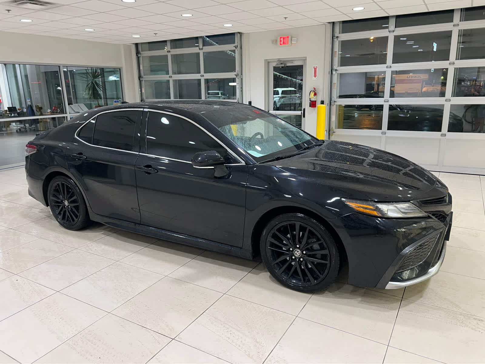 Used 2021 Toyota Camry XSE w/ Navigation Package FWD image 1