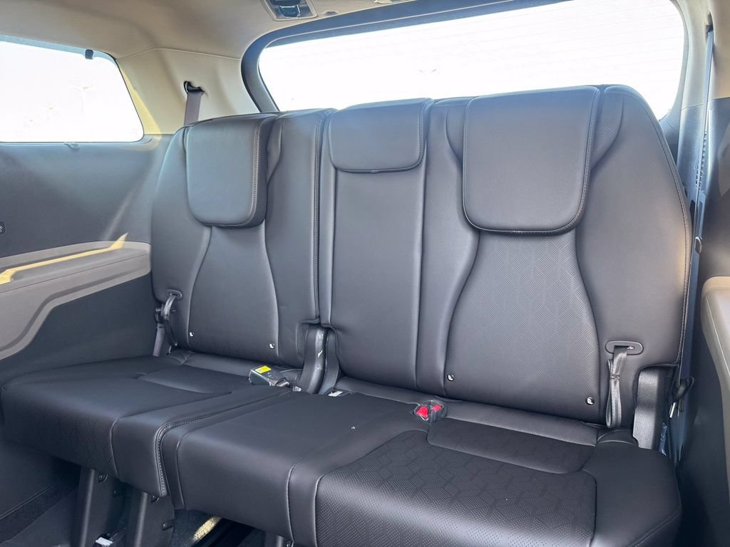 New 2026 Kia Carnival EX FWD image 14