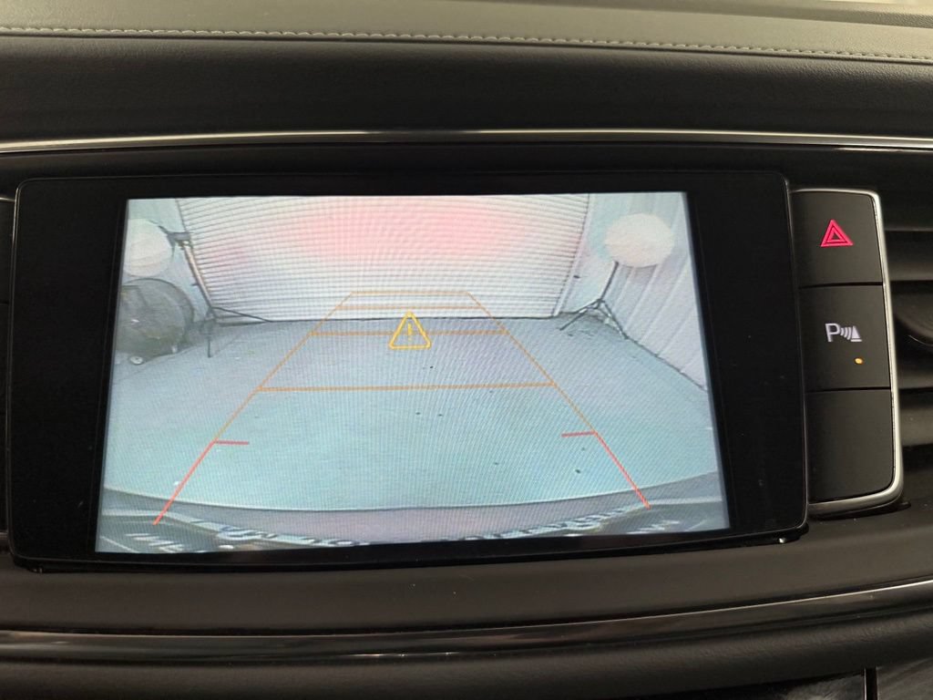 Used 2018 Buick Enclave Essence AWD/4WD image 15