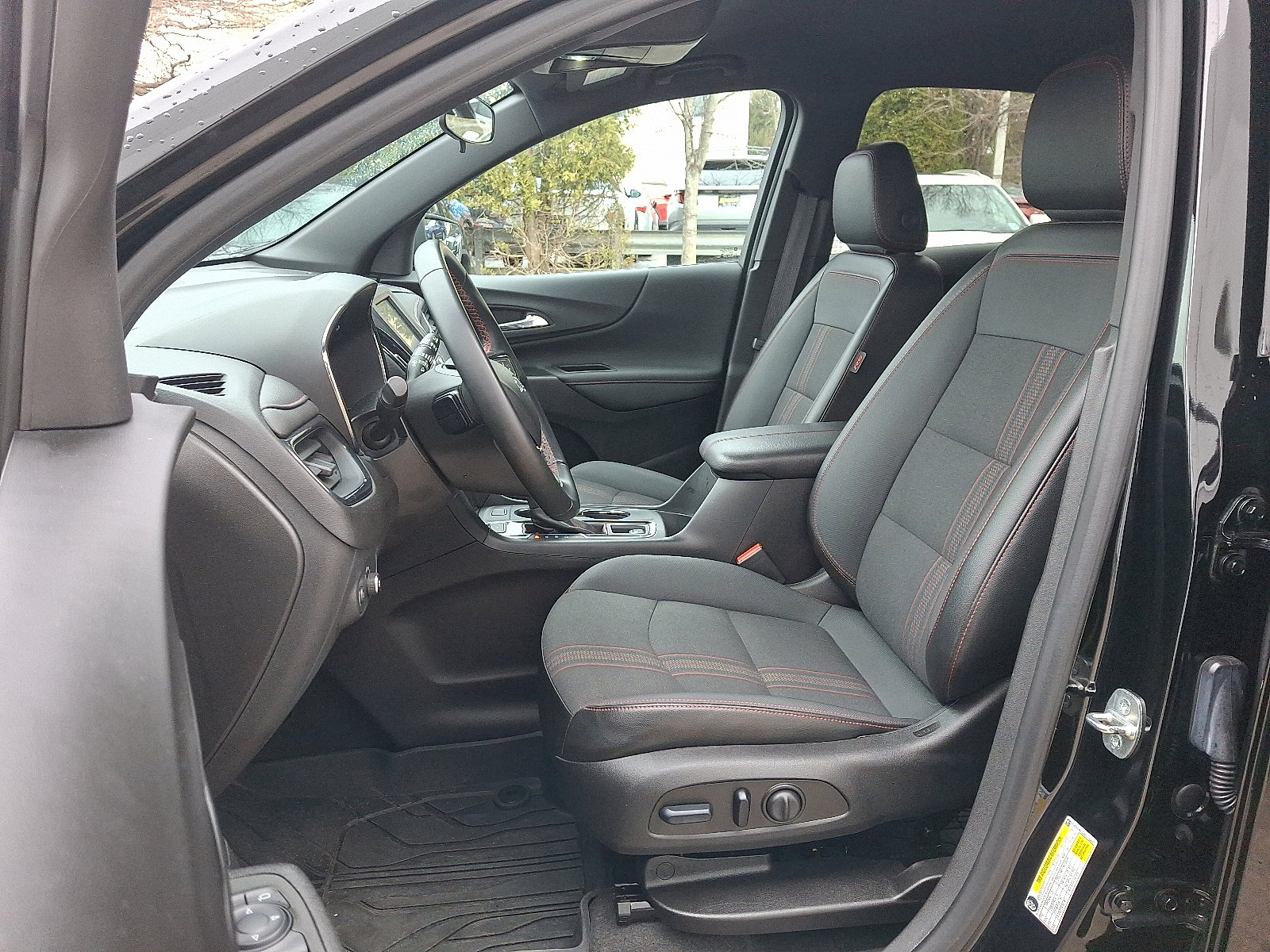 Used 2024 Chevrolet Equinox RS w/ LPO, Floor Liner Package image 15