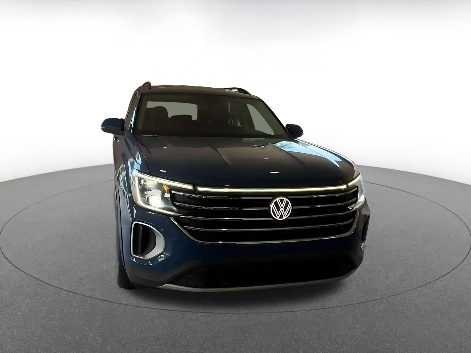 Used 2026 Volkswagen Atlas SE AWD/4WD image 3