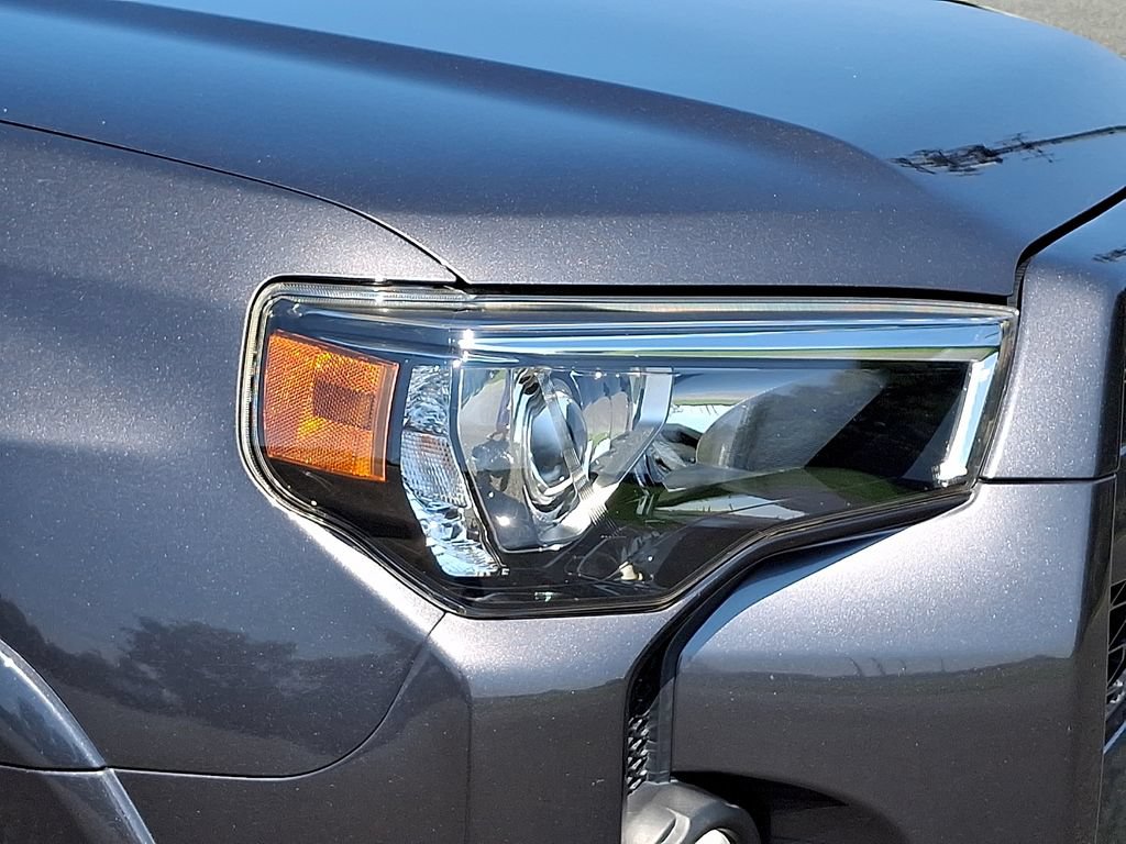 Used 2018 Toyota 4Runner SR5 Premium AWD/4WD image 9