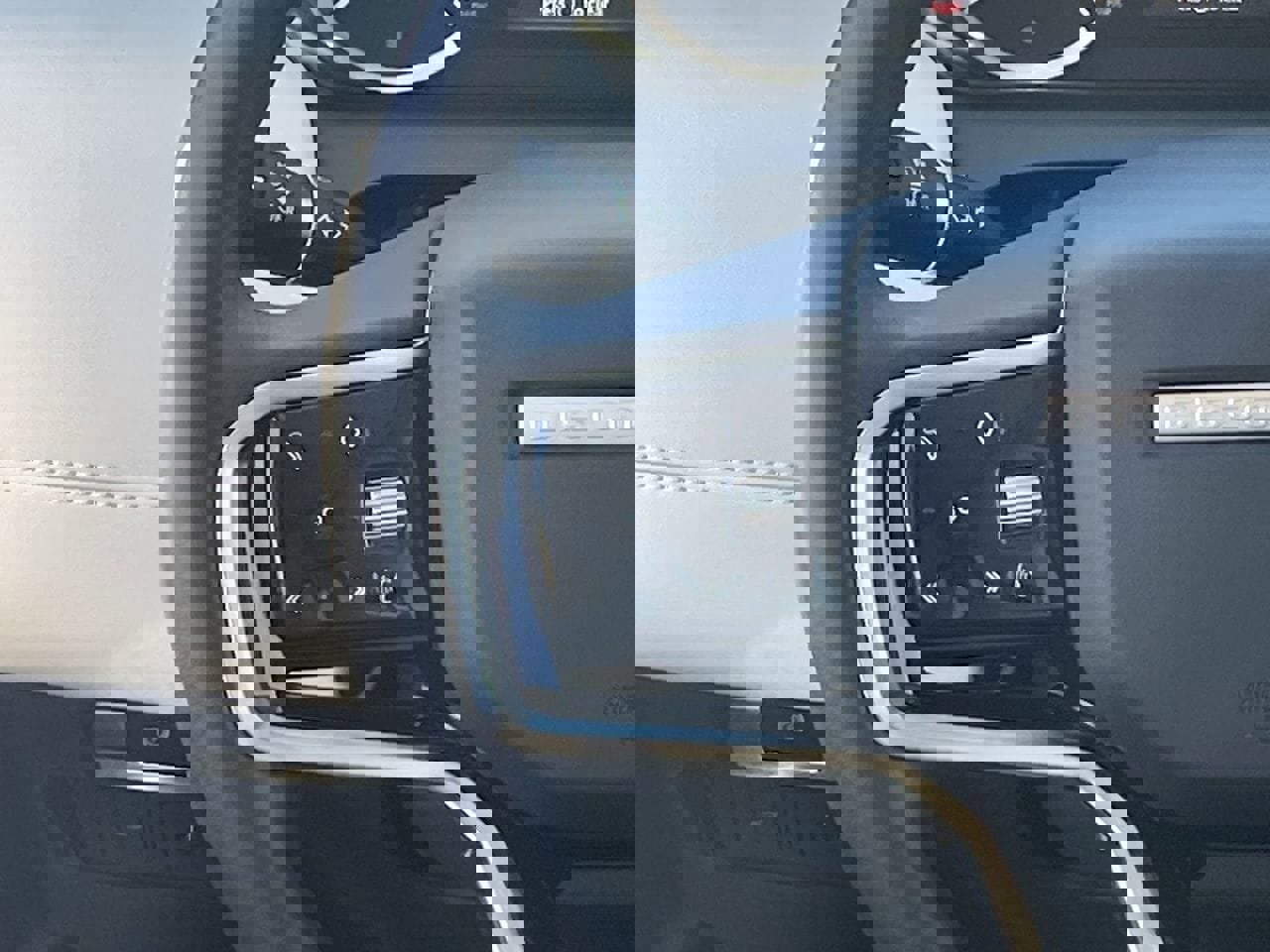 Used 2023 Land Rover Discovery Sport SE image 22