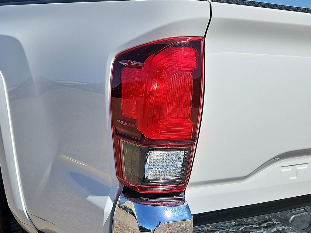 Used 2020 Toyota Tacoma SR5 w/ SR5 Appearance Package (SM) RWD image 7
