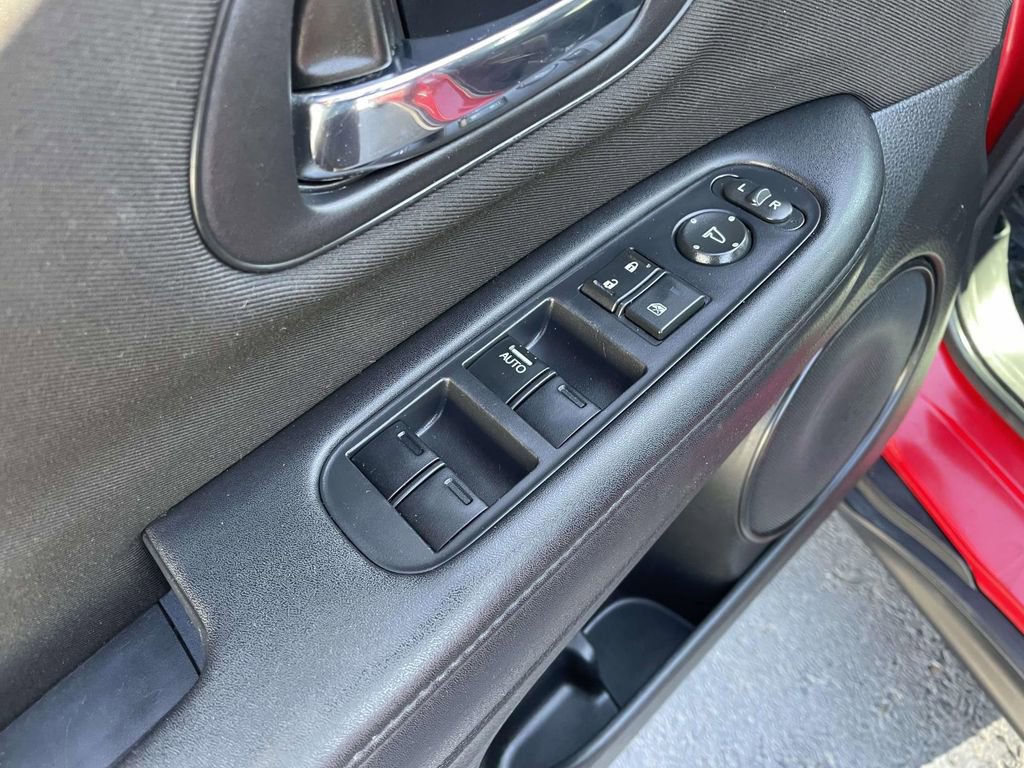 Used 2016 Honda HR-V LX image 27