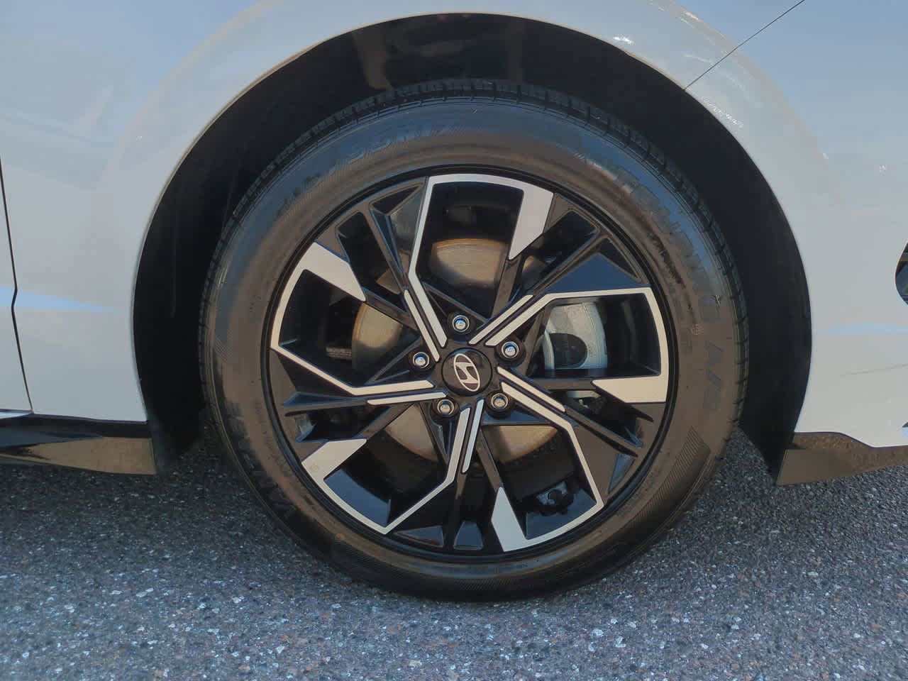 Used 2025 Hyundai Sonata SEL FWD image 11