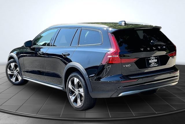 Certified 2024 Volvo V60 B5 Cross Country Plus AWD/4WD image 15