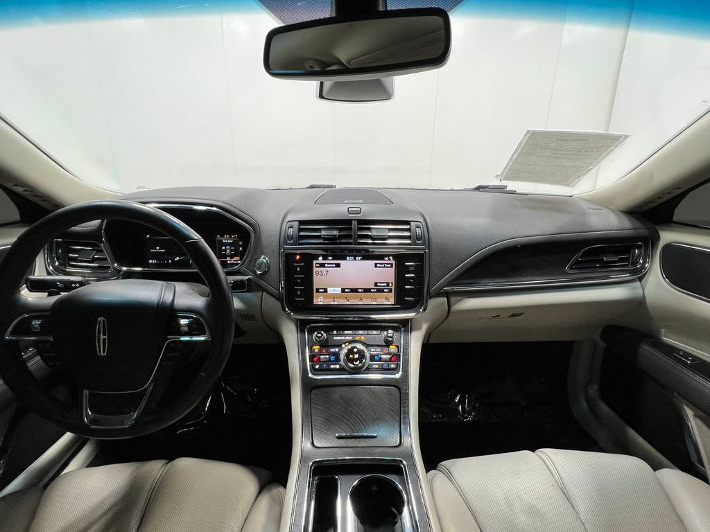 Used 2017 Lincoln Continental Select w/ Climate Package FWD image 20