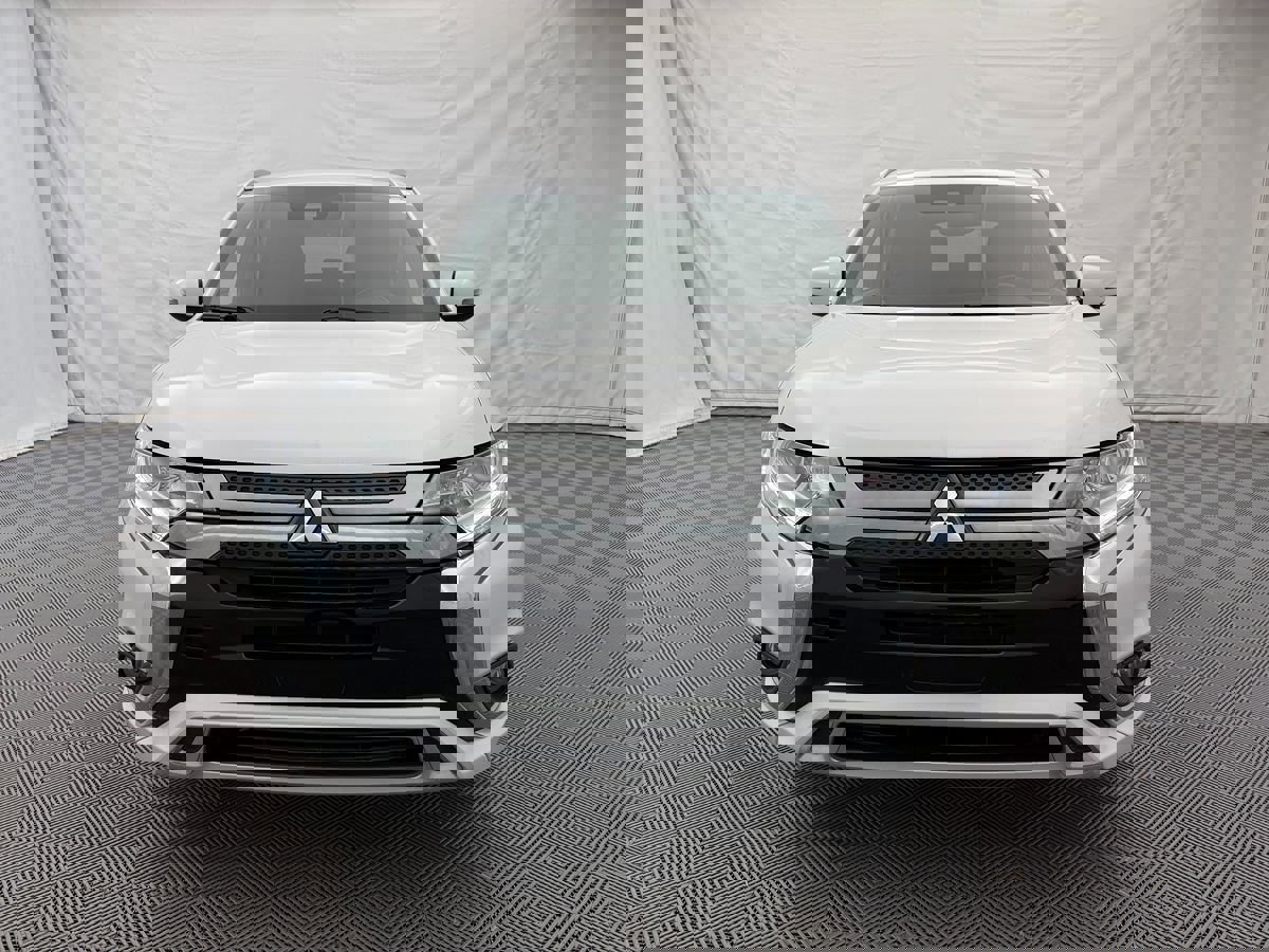 Used 2020 Mitsubishi Outlander SEL image 2