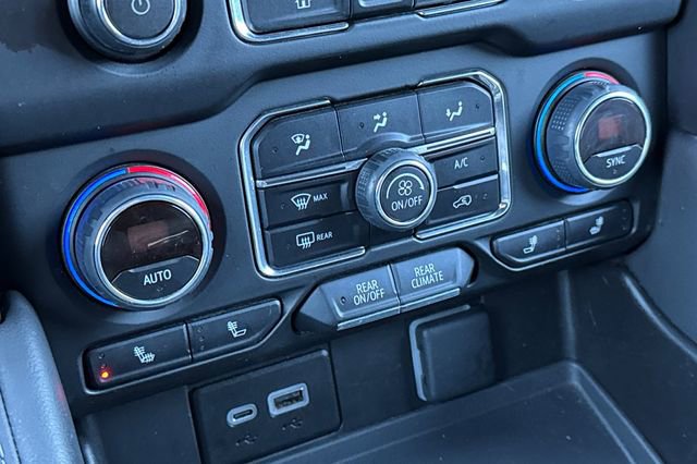 Used 2024 Chevrolet Suburban LT image 29