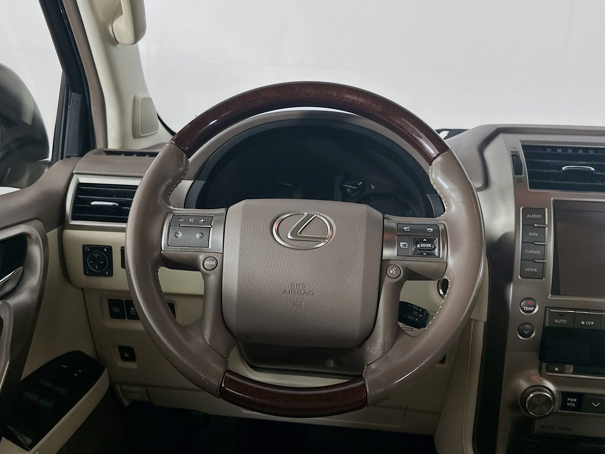 Used 2014 Lexus GX 460 image 18