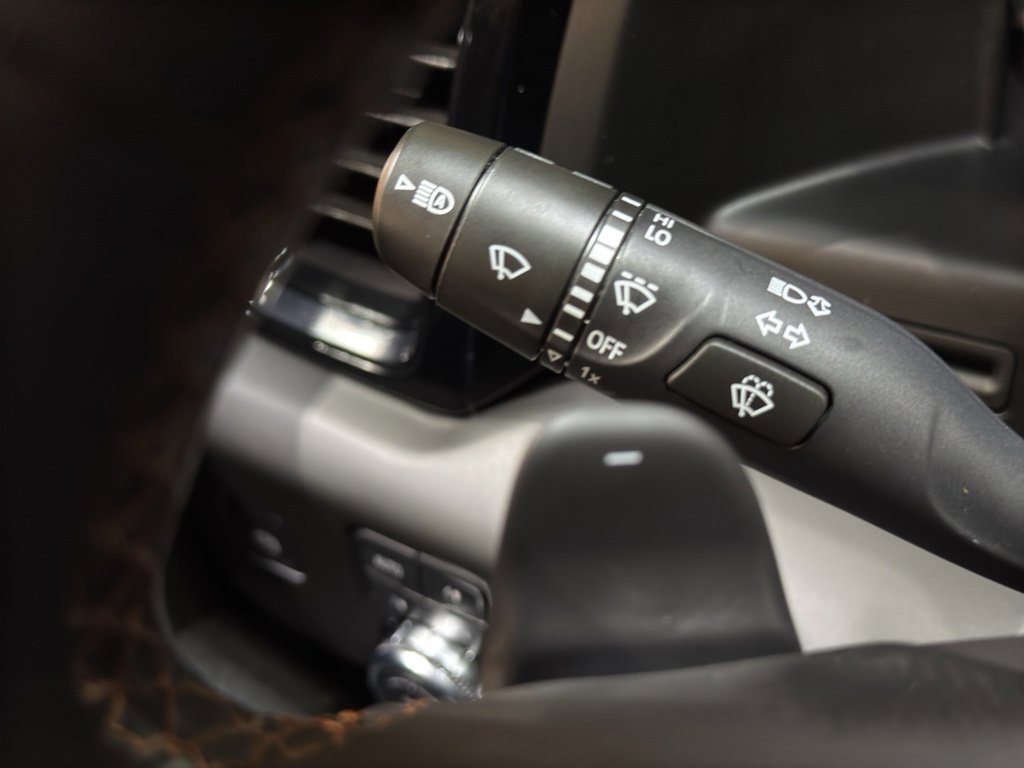 Used 2025 GMC Sierra 1500 AT4 w/ AT4 Premium Package image 28