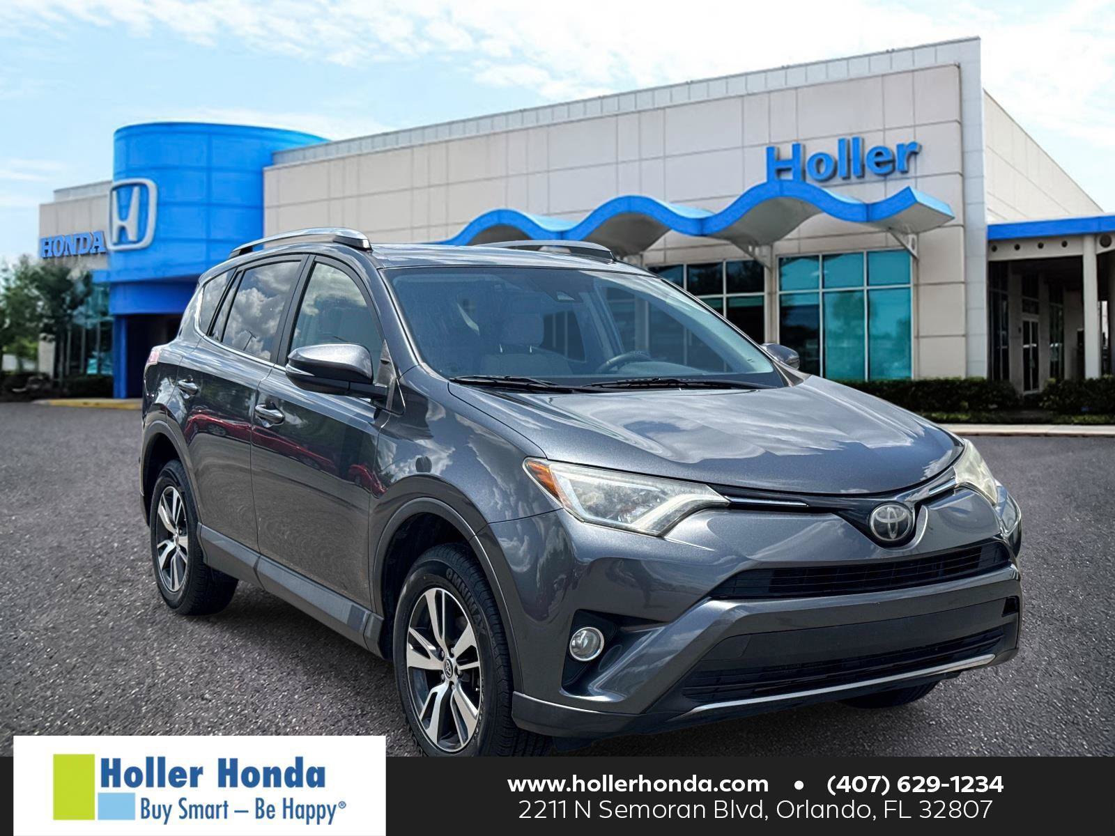 Used 2017 Toyota RAV4 XLE FWD image 1