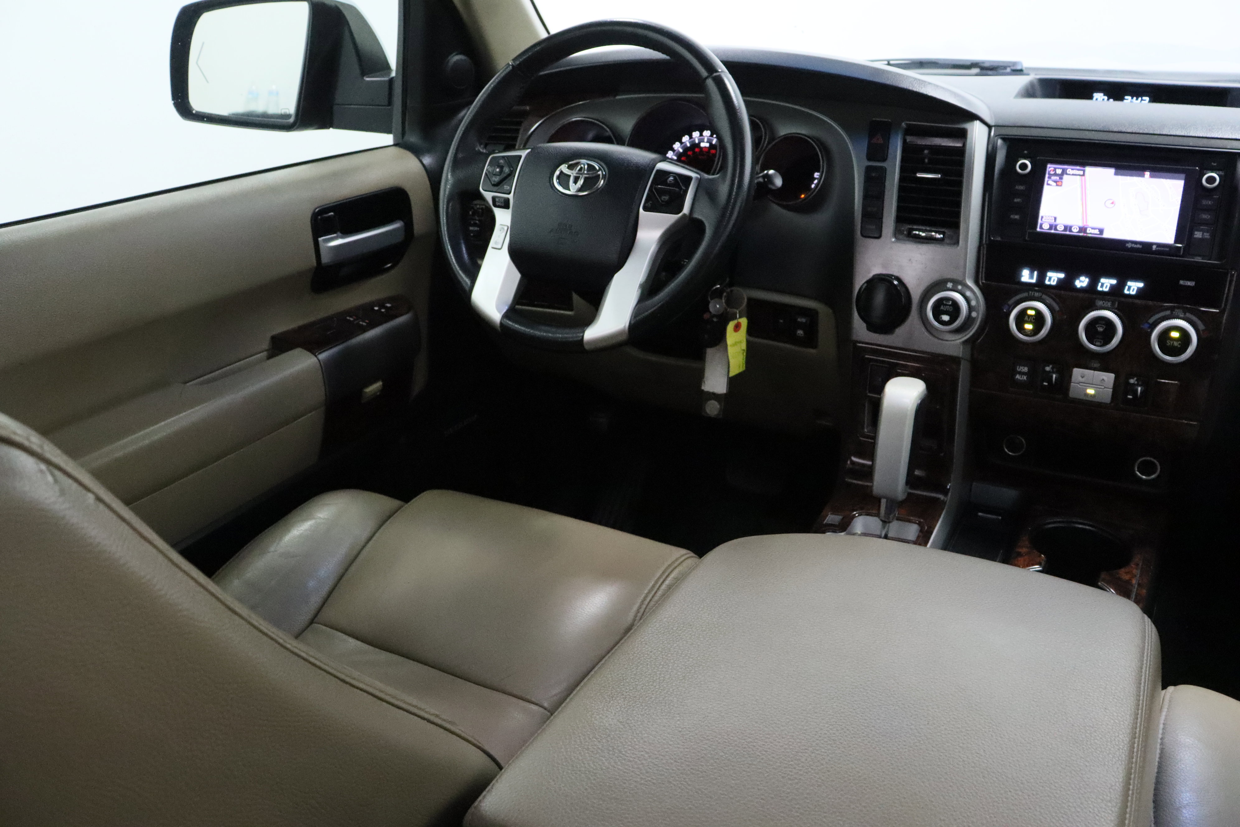 Used 2014 Toyota Sequoia Limited RWD image 33