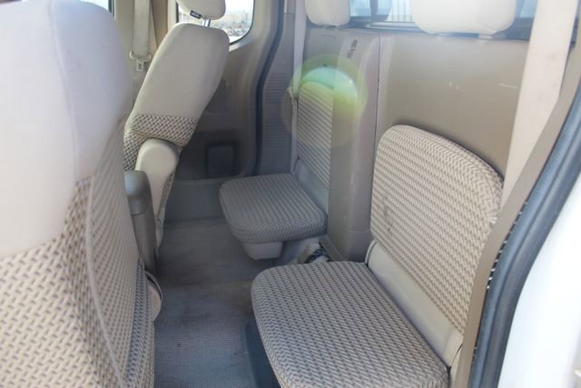 Used 2005 Nissan Frontier SE image 18