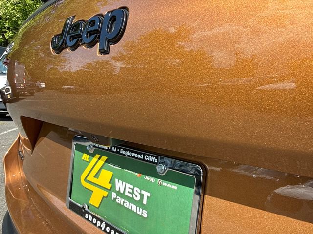 New 2026 Jeep Grand Cherokee L Limited w/ Limited Altitude Package AWD/4WD image 7