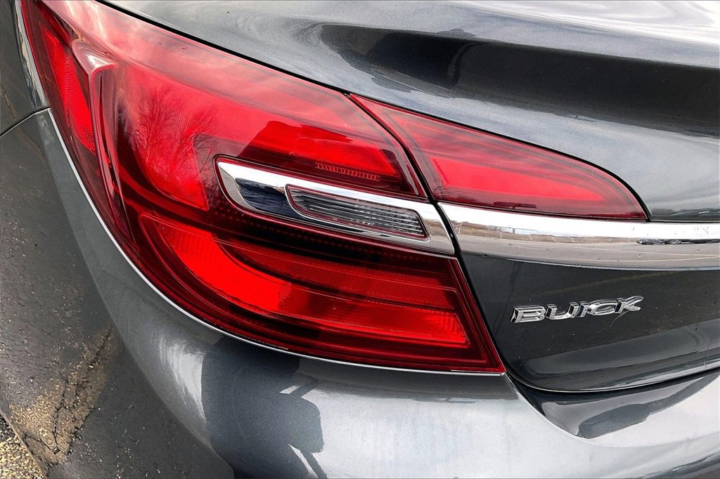 Used 2017 Buick Regal Premium image 25