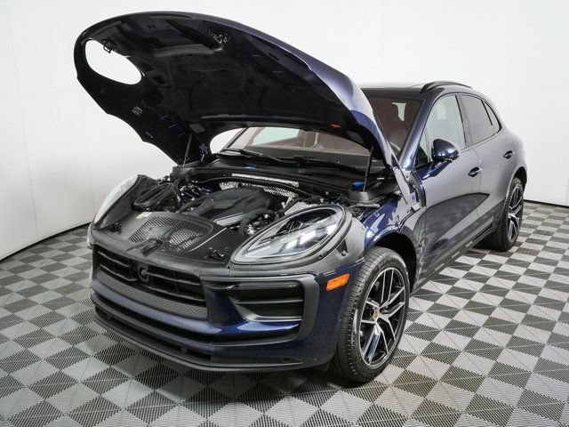 Certified 2023 Porsche Macan Turbo AWD/4WD image 35