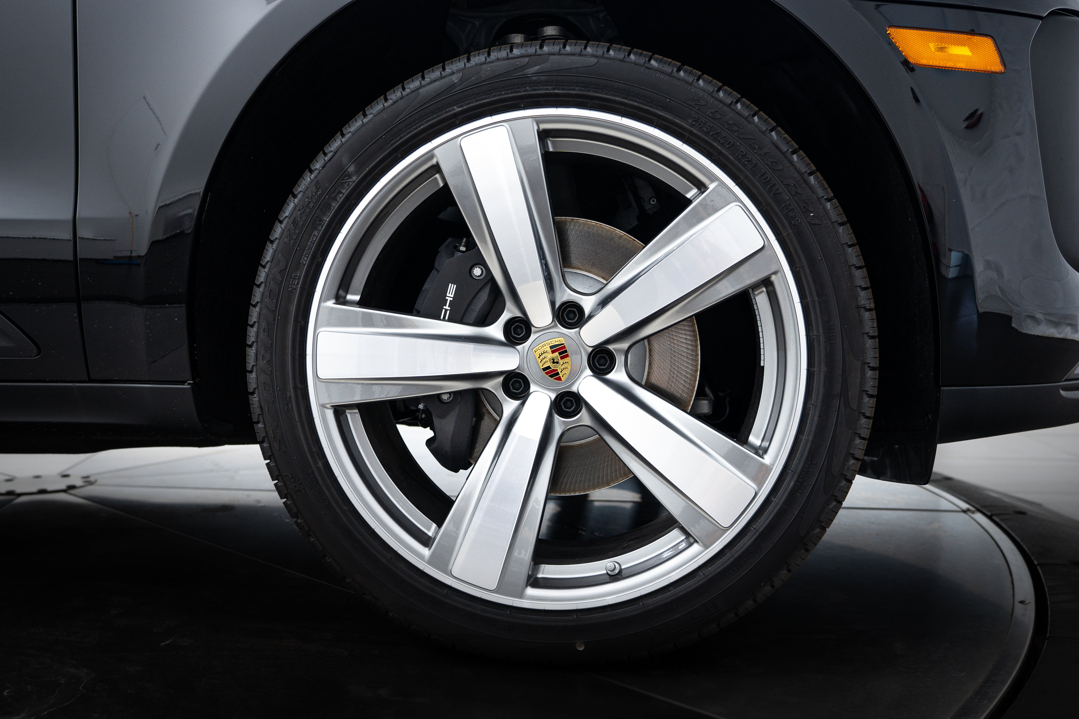 New 2025 Porsche Macan image 11