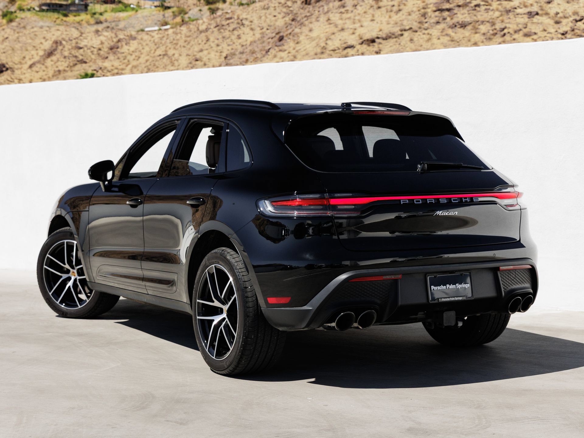 Certified 2026 Porsche Macan AWD/4WD image 3