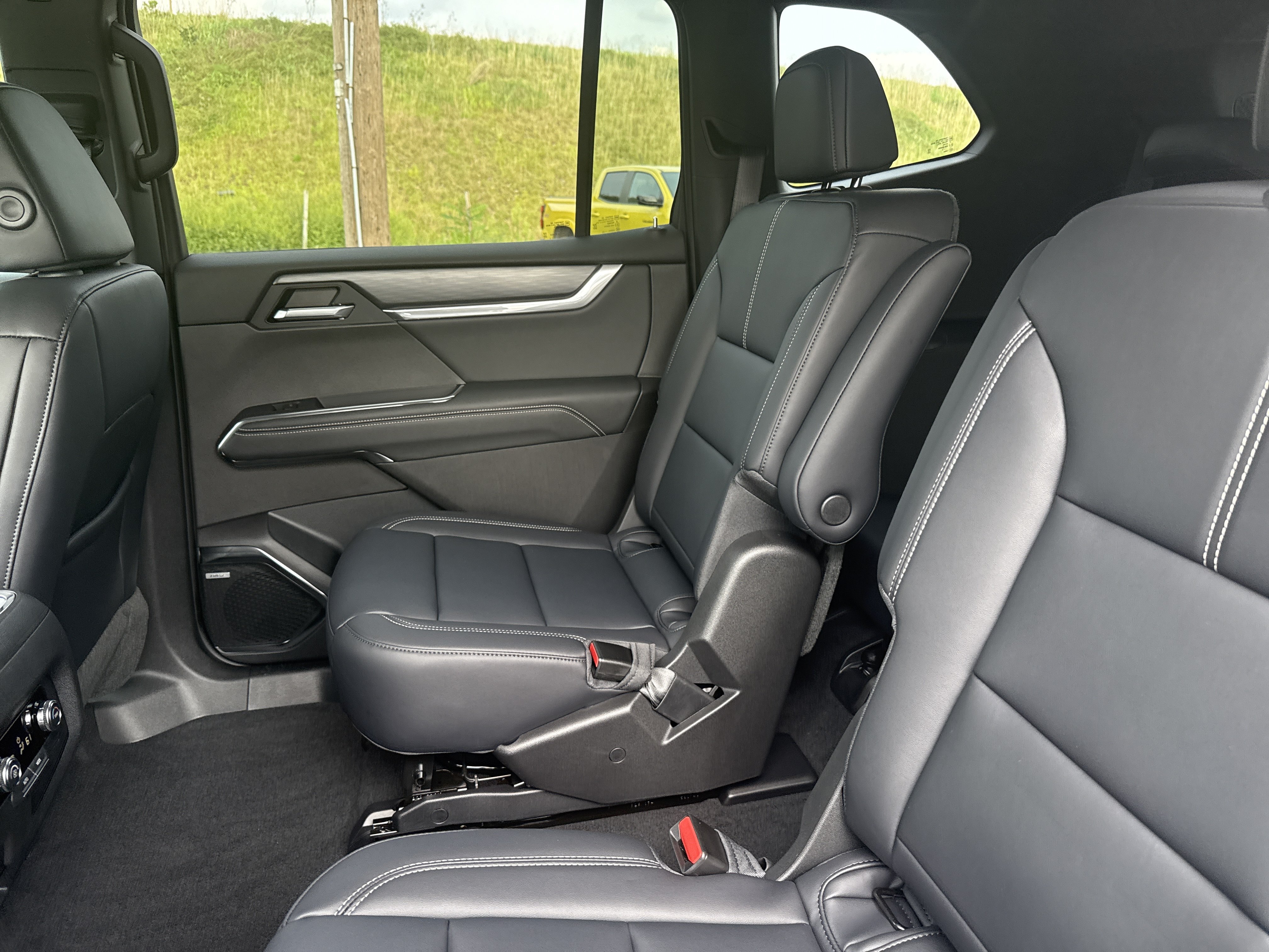 New 2027 GMC Acadia Elevation w/ Black Edition AWD/4WD image 12