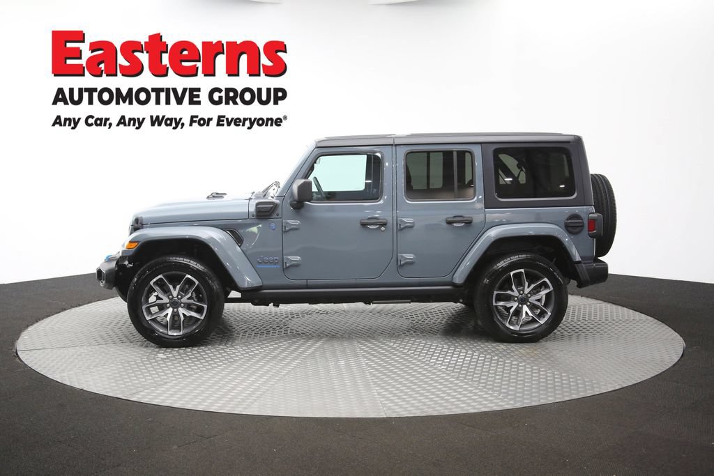 Used 2024 Jeep Wrangler Unlimited w/ Convenience Group AWD/4WD image 60