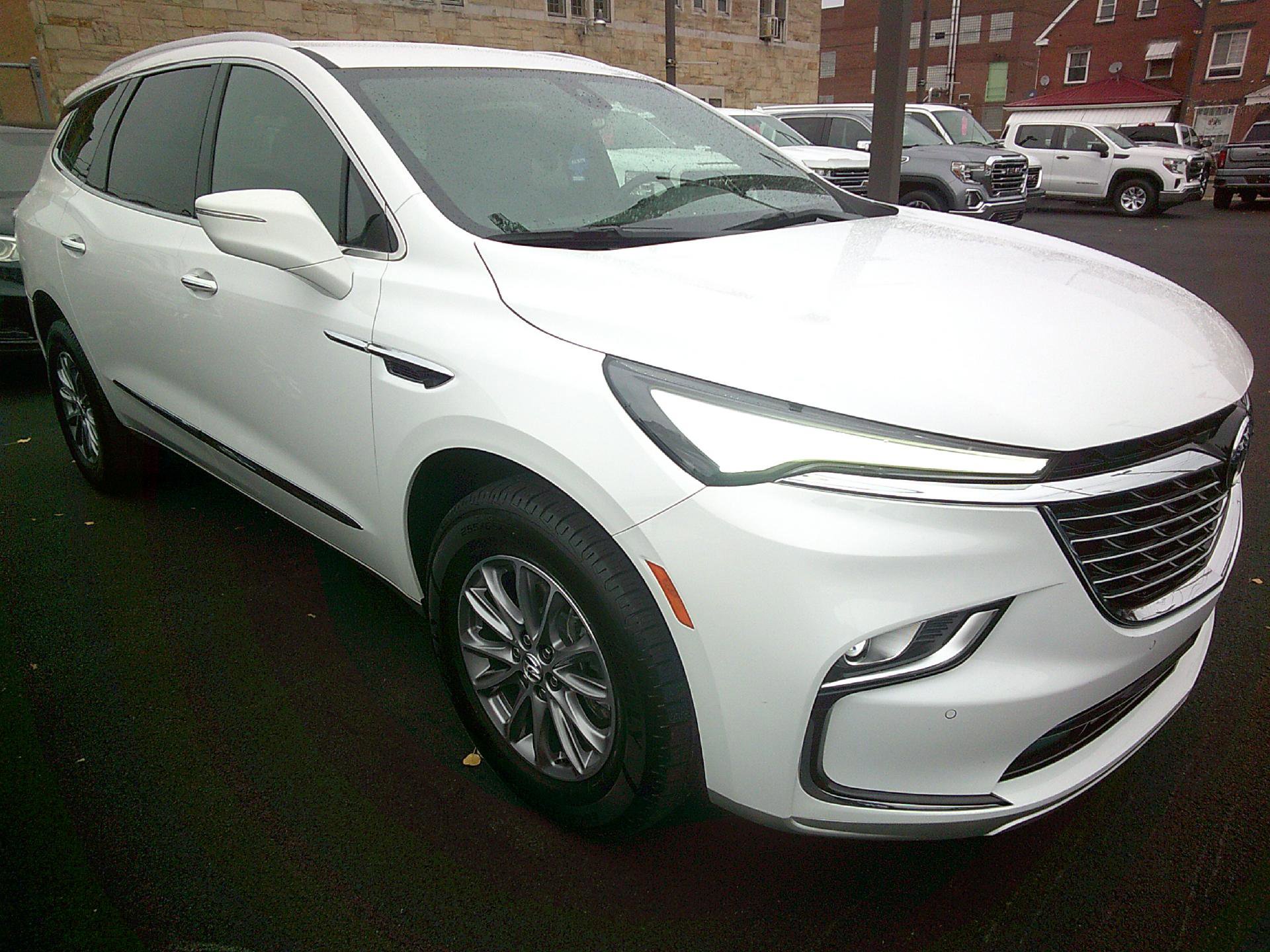 Used 2023 Buick Enclave Essence video 1