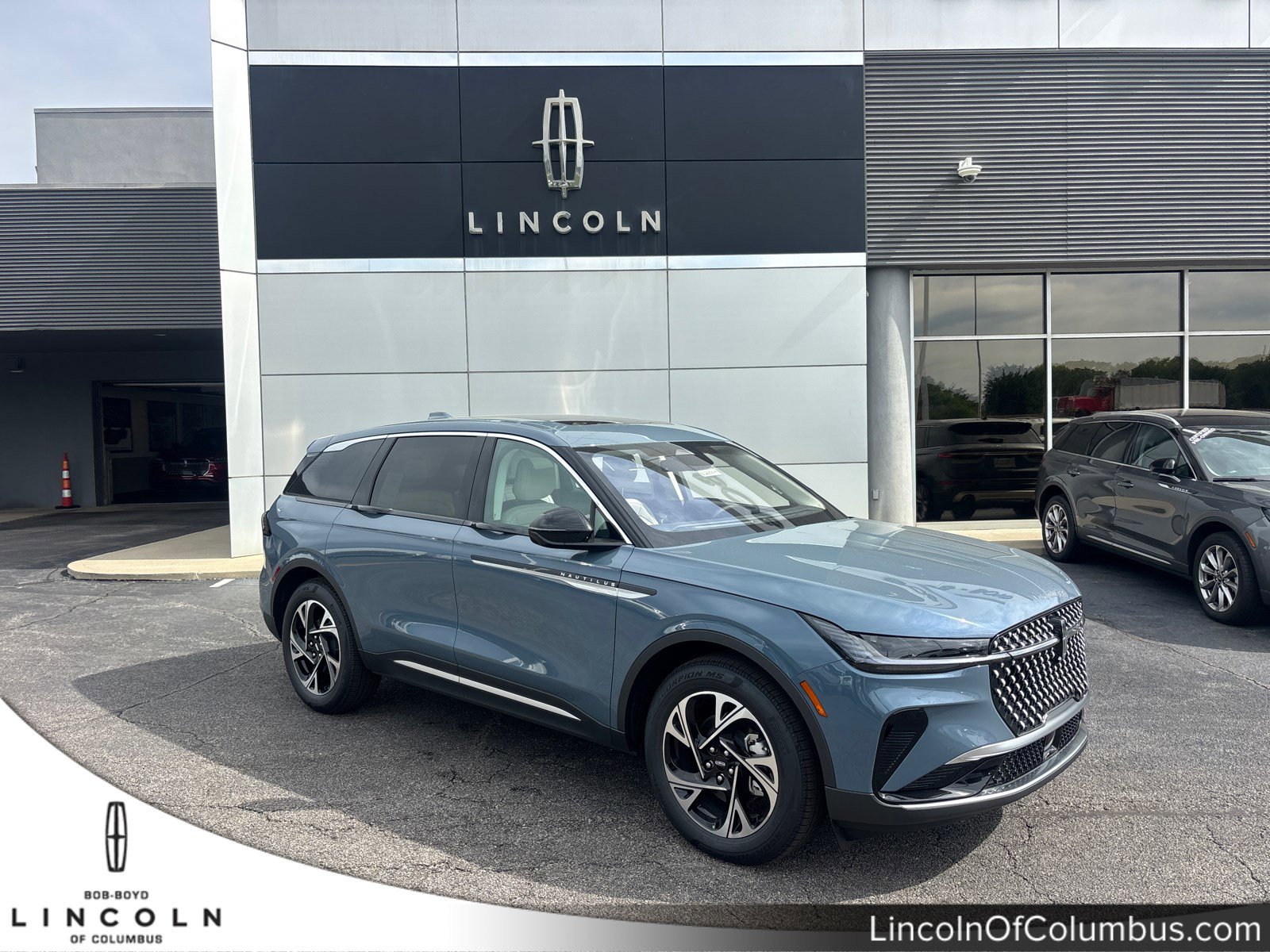 New 2026 Lincoln Nautilus Premier w/ Equipment Group 102A AWD/4WD image 1