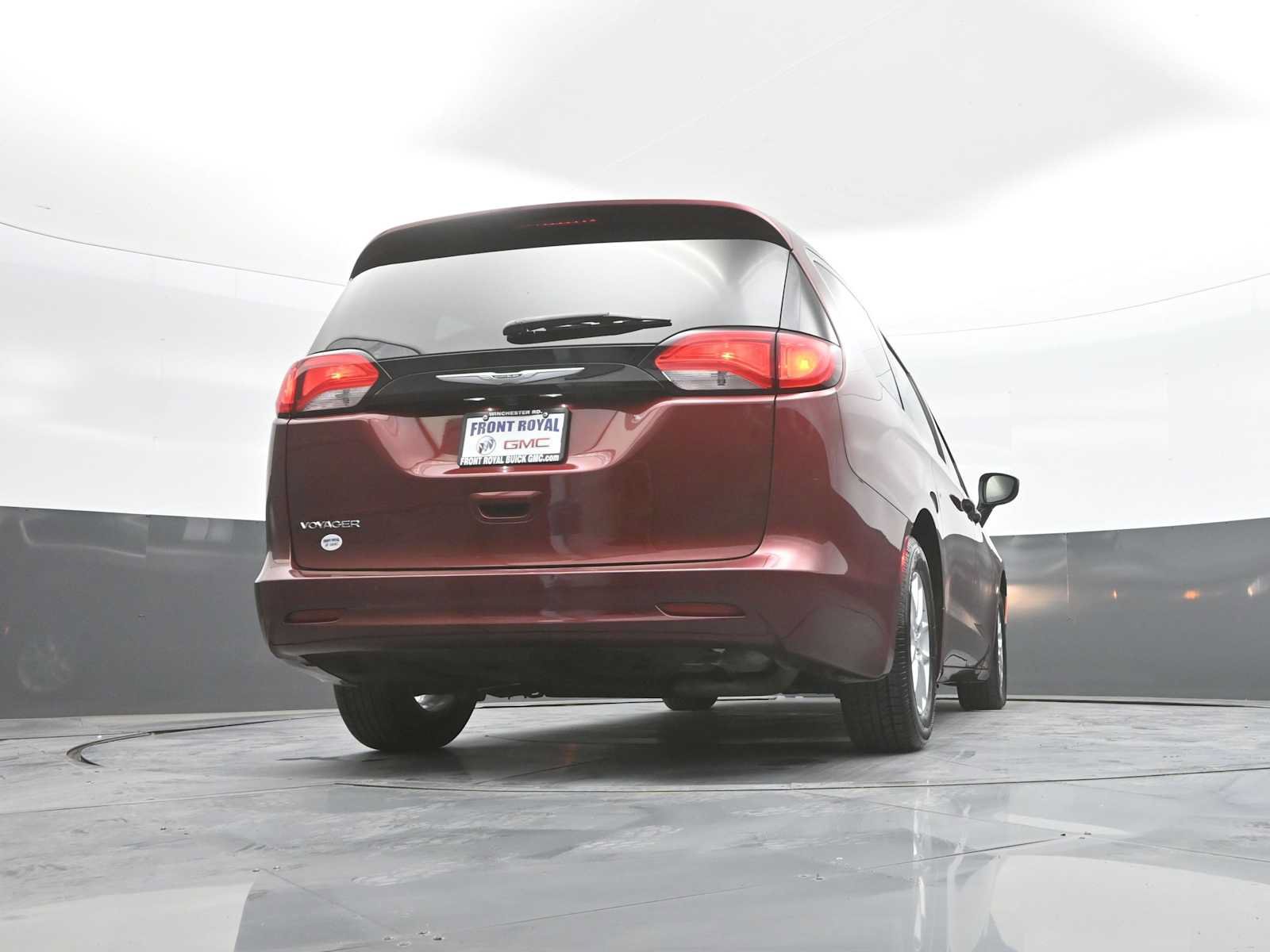 Used 2023 Chrysler Voyager LX FWD image 40