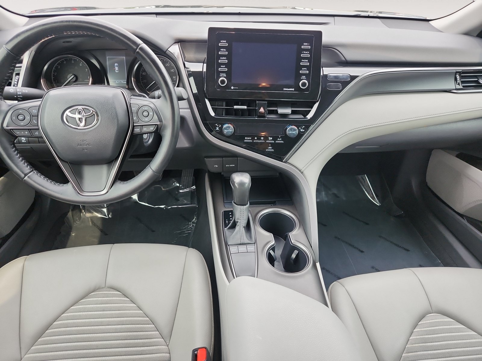 Used 2022 Toyota Camry SE FWD image 12