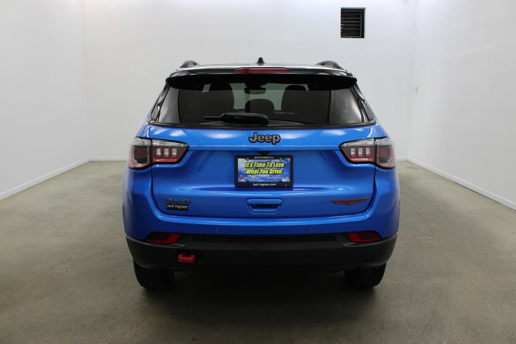 Used 2024 Jeep Compass Trailhawk AWD/4WD image 4