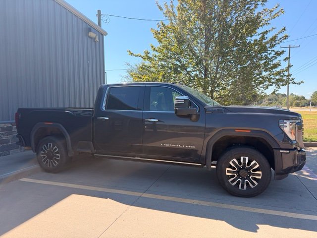 Used 2024 GMC Sierra 2500 Denali Ultimate AWD/4WD image 2