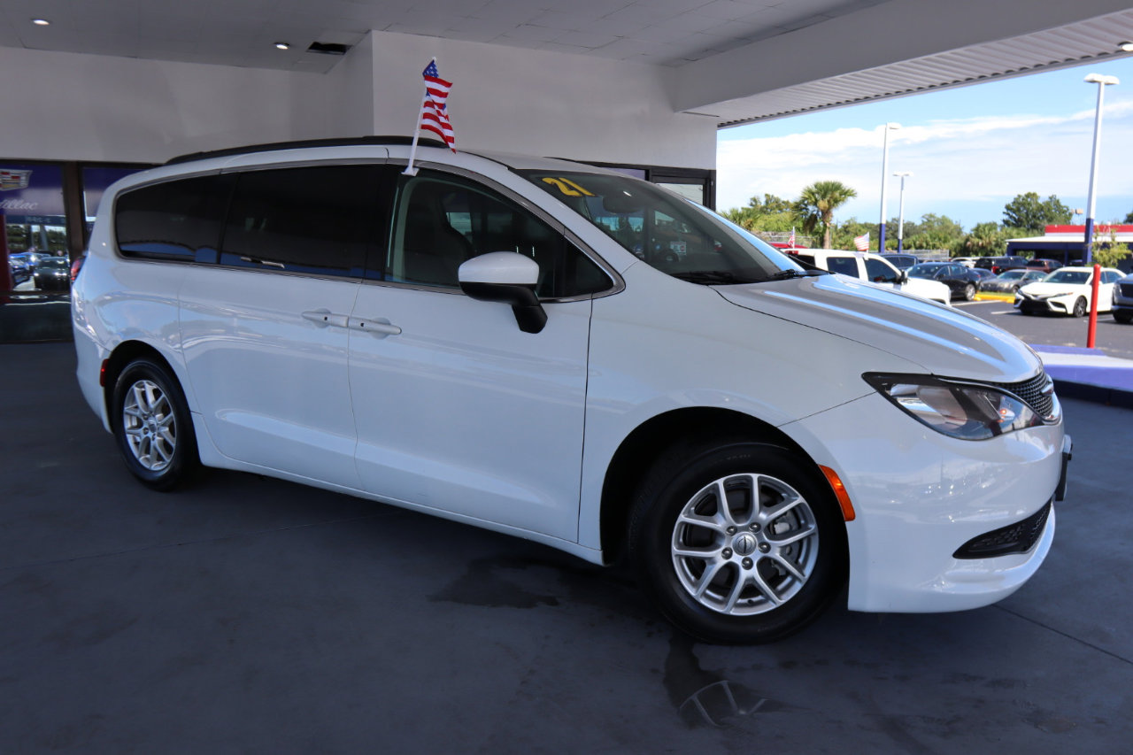 Used 2021 Chrysler Voyager Lxi image 4
